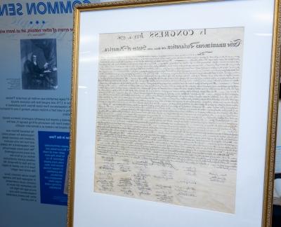 photo of the restored 正规博彩十大网站排名 Declaration of Independence